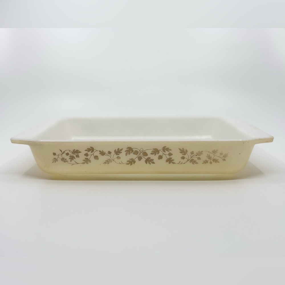 Vintage Pyrex Golden Acorn Space Saver 548 Casserole Dish 1.25 Qt 1960s Bakeware